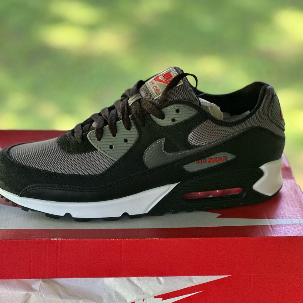 Nike Air Max 90 Black and Gray Sneakers
